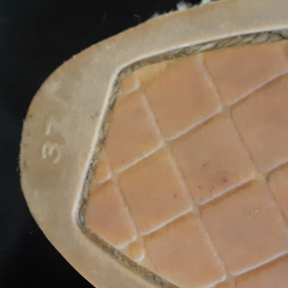 Chanel shoes - Picture 11 of 12